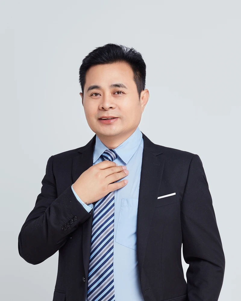 高愚诚 - 创始人兼总教练 · 大乘海星系统架构师