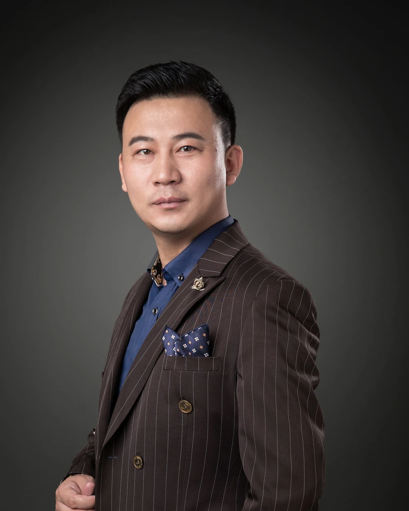 朱恒志 - 企业顶层战略规划师 · 全国连锁加盟招商操盘手